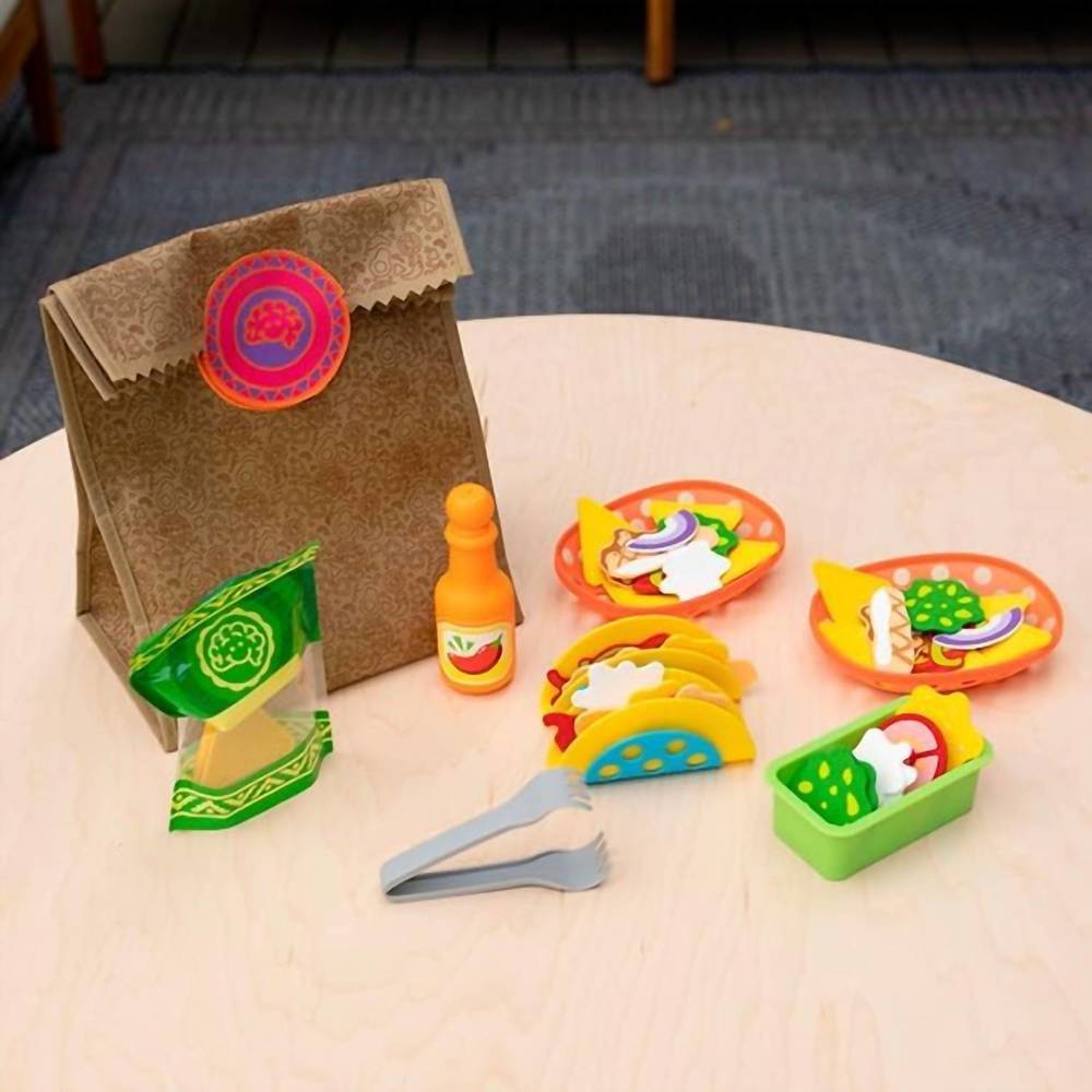 NEW FAT BRAIN TOYS pretendables nacho set in multi